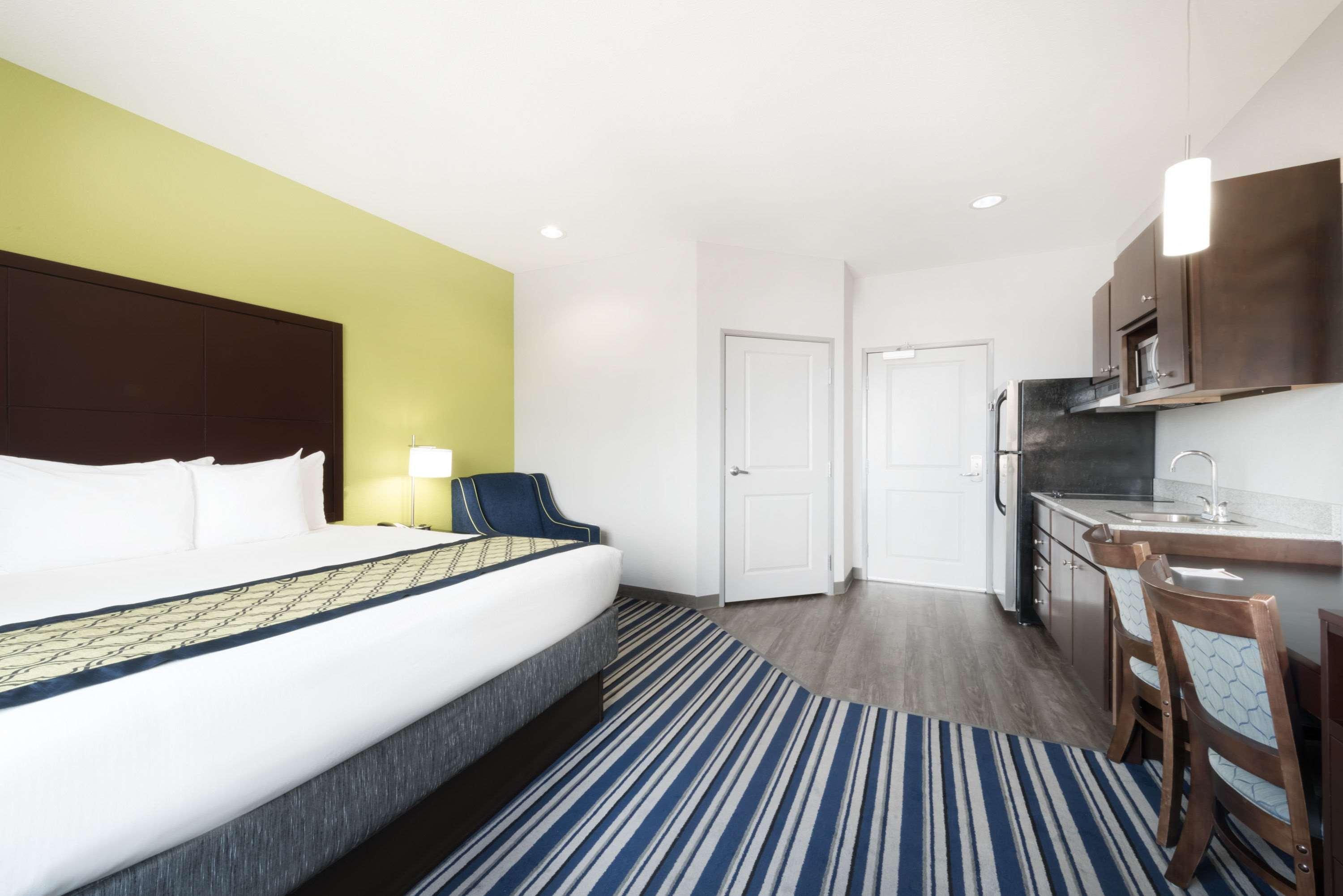 Hawthorn Extended Stay By Wyndham Midland Bagian luar foto