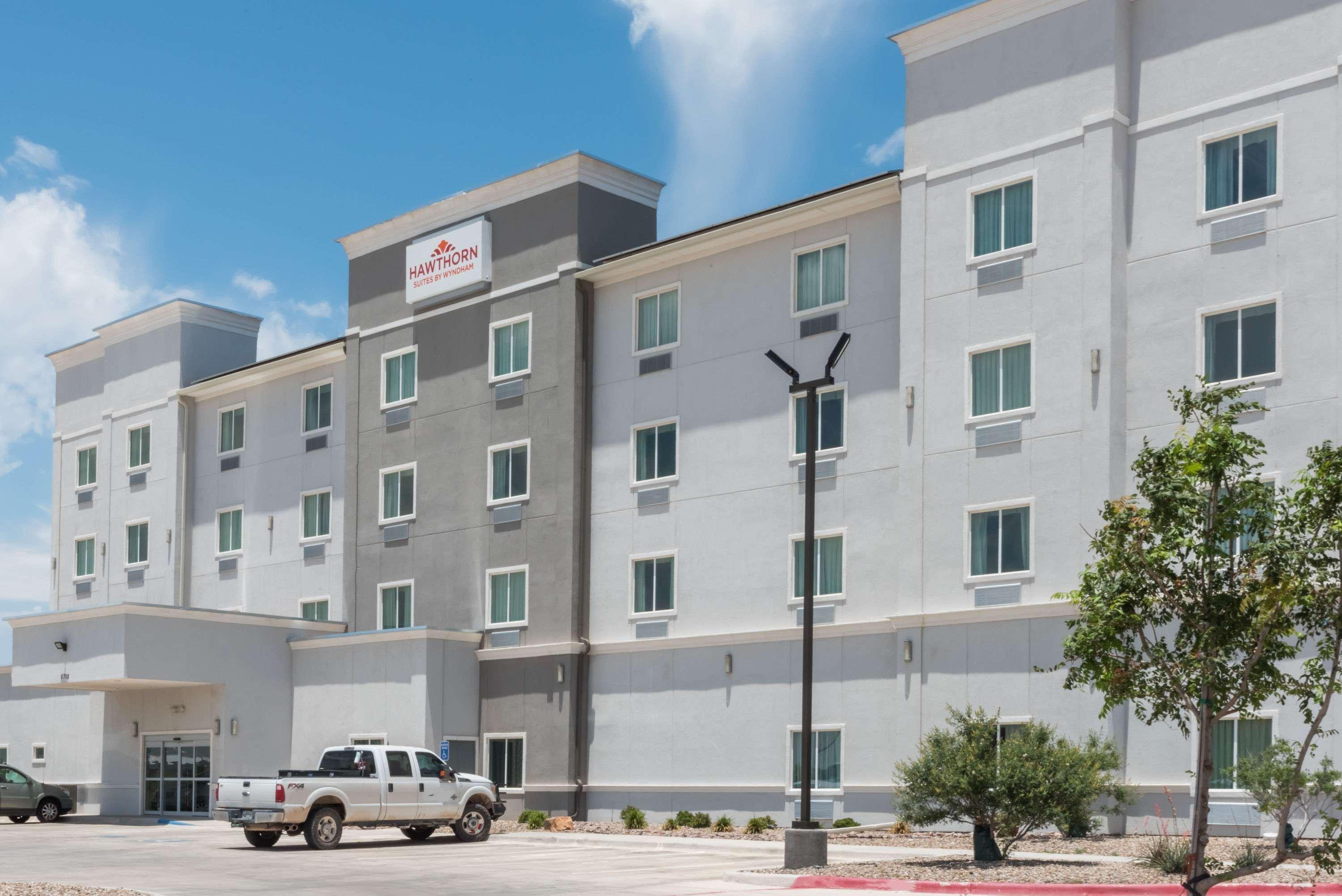 Hawthorn Extended Stay By Wyndham Midland Bagian luar foto