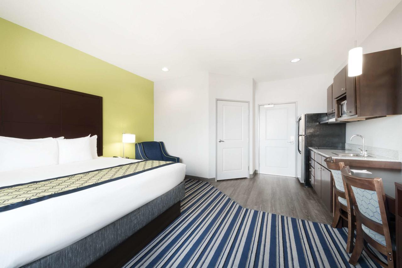Hawthorn Extended Stay By Wyndham Midland Bagian luar foto